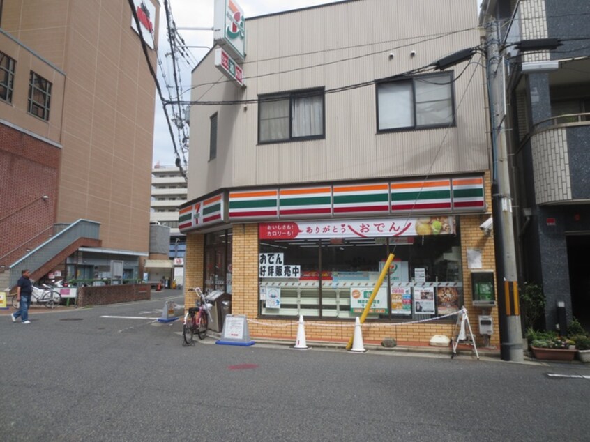 セブンイレブン(コンビニ)まで300m ポート立花　南棟