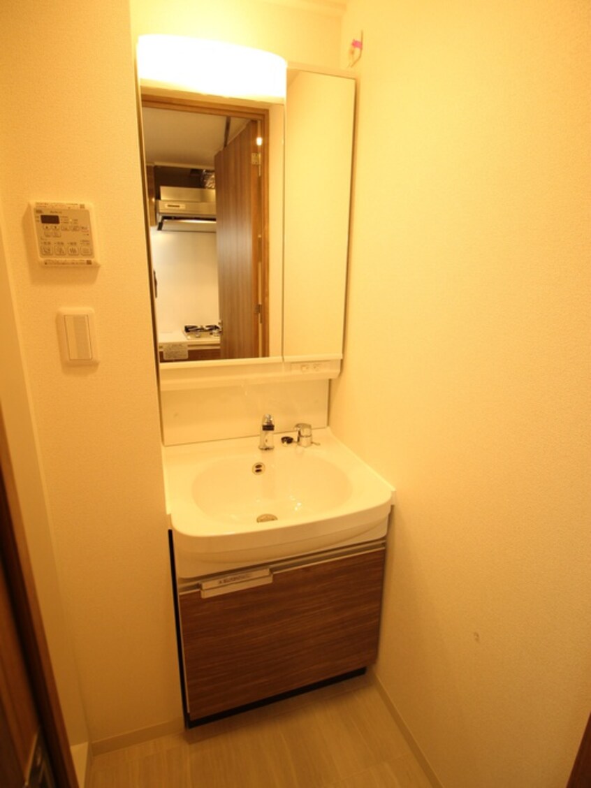 洗面 ﾌﾟﾚｻﾝｽ梅田北ﾃﾞｨｱ(602)