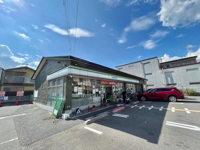 ファミリーマート西京御陵溝浦店(コンビニ)まで350m レシベ保原Ⅱ