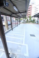 バイク置き場 ﾚｼﾞｭｰﾙｱｯｼｭOSAKAﾃﾞｲﾌｨｰﾙ（203）