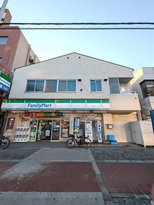 ファミリーマート(コンビニ)まで496m S-FORT大正ﾘｳﾞｨｴ-ﾙ