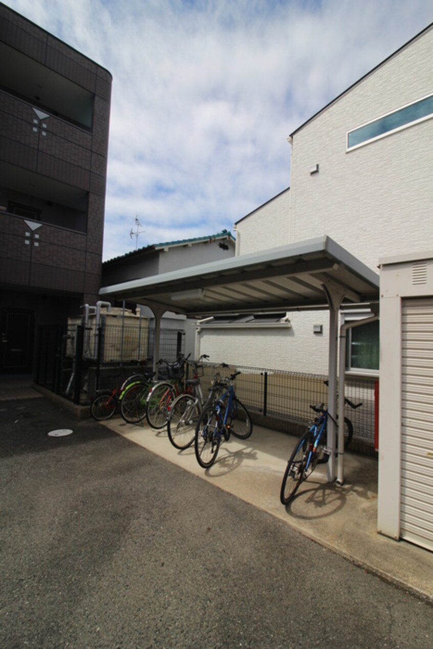 駐輪場 梅町マンション