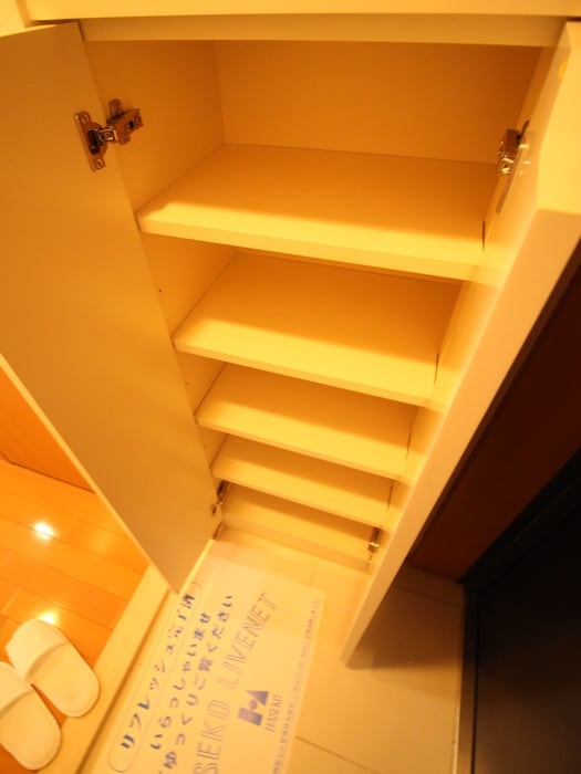 靴箱 ライブコ－ト北梅田