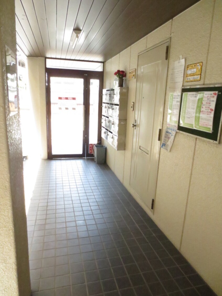 エントランス部分 鴫野マンション