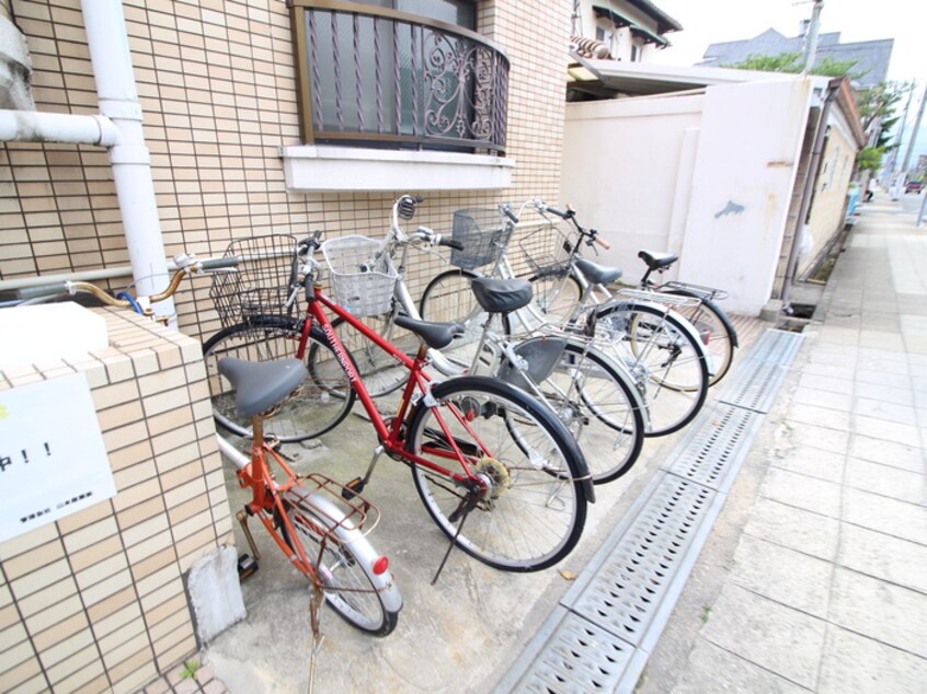 駐輪場 メゾン浜甲子園