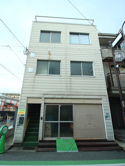 エントランス部分 小路町店舗付き住宅