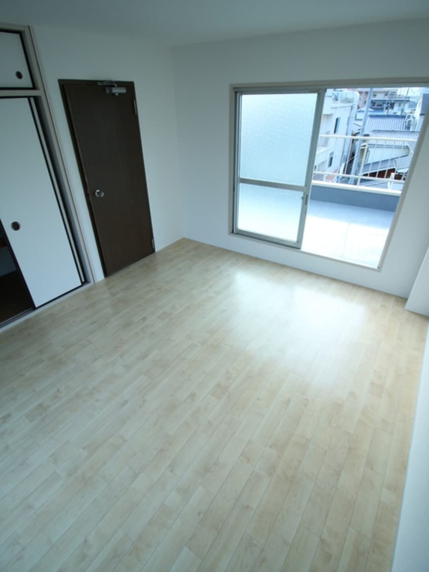 居室 小路町店舗付き住宅