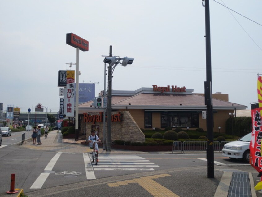 ロイヤルホスト泉佐野店(その他飲食（ファミレスなど）)まで1300m Phoenix Villa りんくう