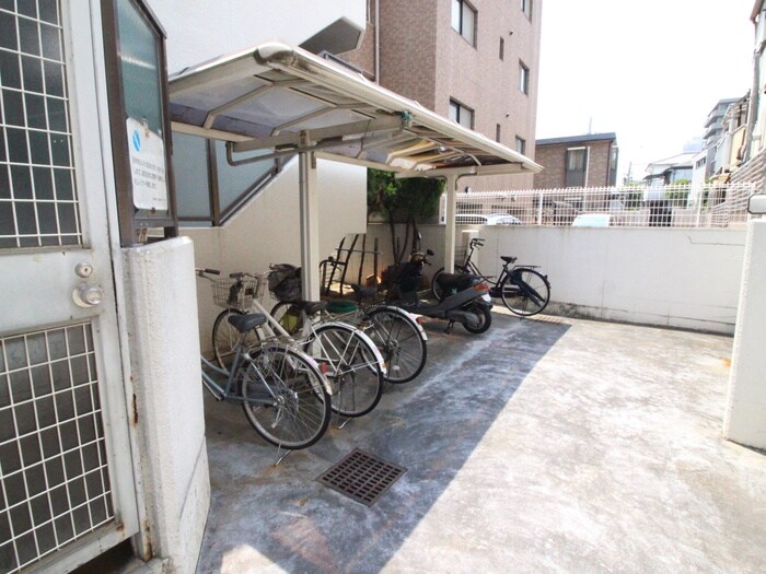 駐輪場 ジョイフル 石屋川