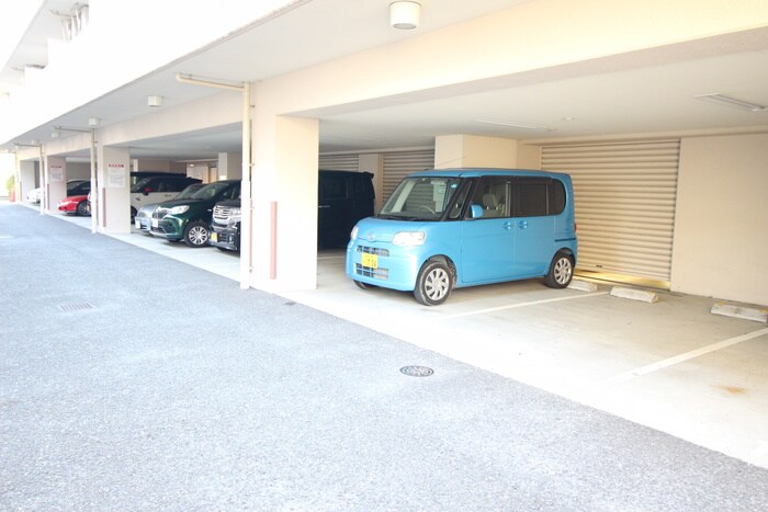 駐車場 リ－ガルコ－ト山本駅前