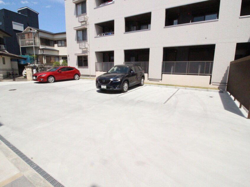 駐車場 ｾｼﾞｭｰﾙ ﾄﾞ ｿﾚｲﾕⅡ Ｂ棟