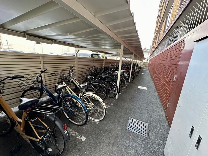 駐輪場 ロイヤルハイツ菅原