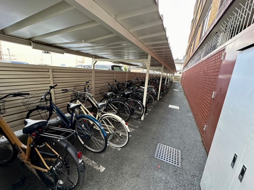 駐輪場 ロイヤルハイツ菅原