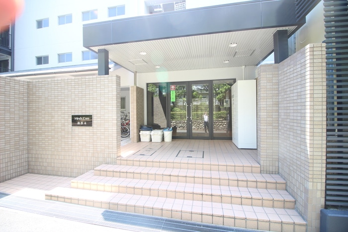 エントランス部分 マインズ・コム南茨木