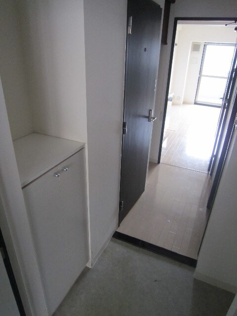 玄関 ウィスタリア新北野