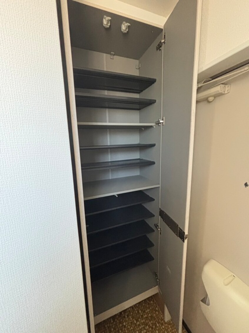 靴箱 カーサイースト