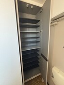 靴箱 カーサイースト