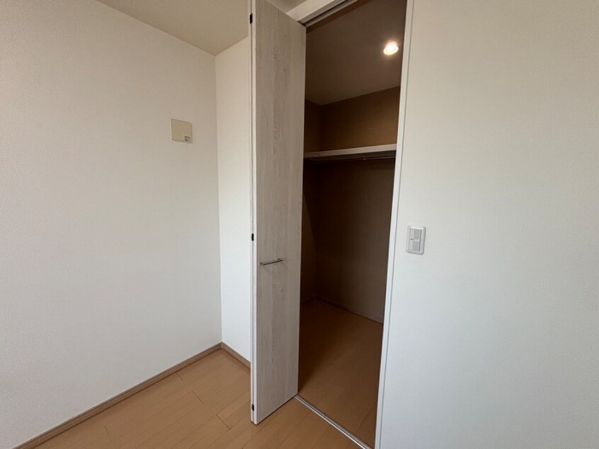 収納 カーサイースト