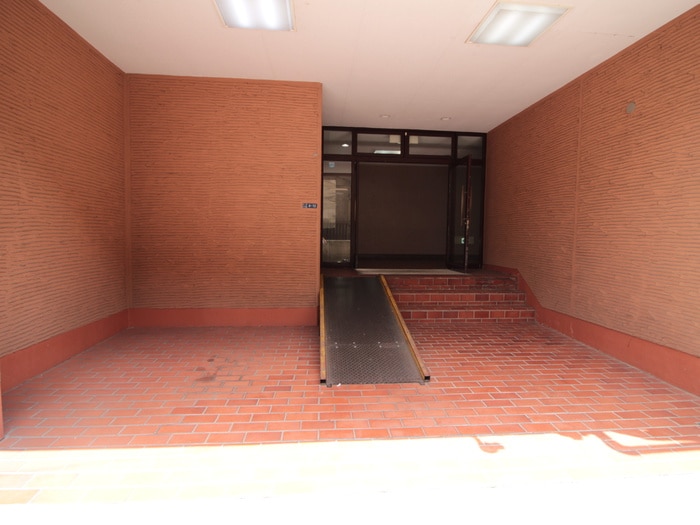 エントランス部分 リアライズ住道南