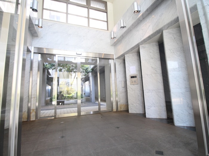 エントランス部分 サクシ－ド胤