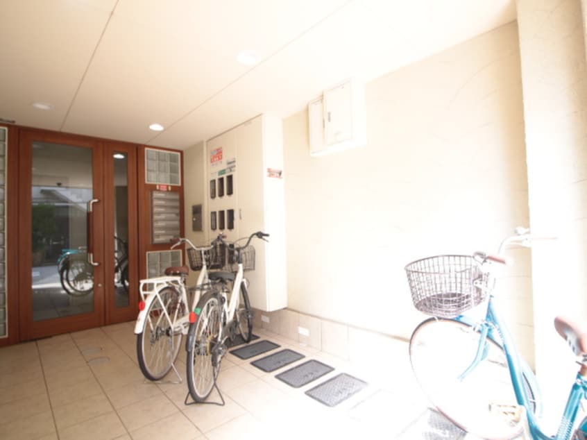 駐輪場 Montrachet