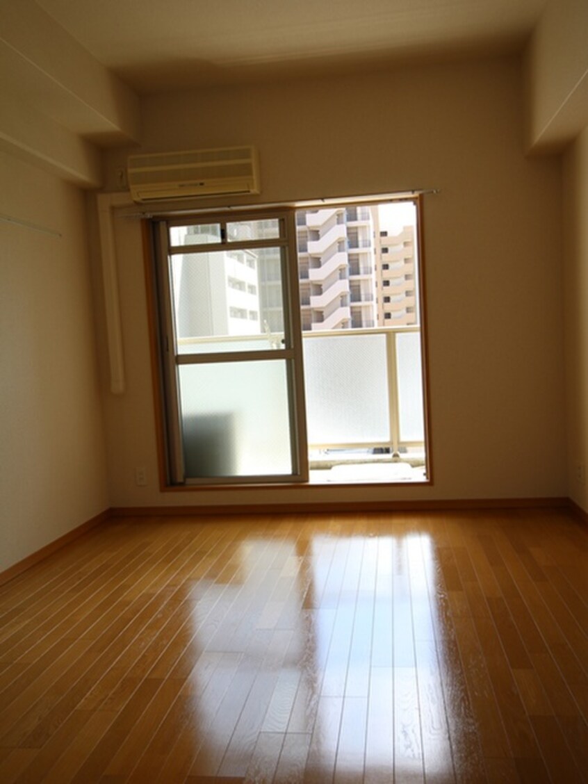 居室 モノロカ－レ江坂