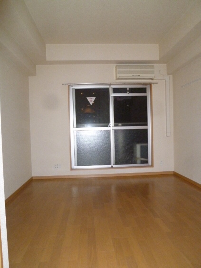 居室 モノロカ－レ江坂