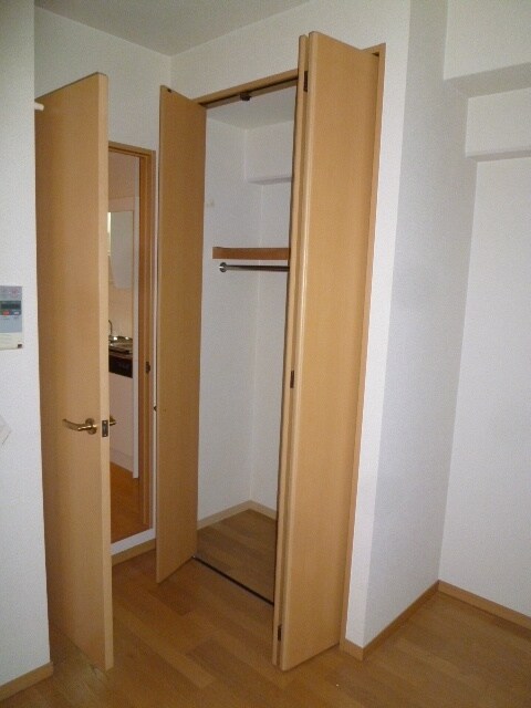 収納 モノロカ－レ江坂