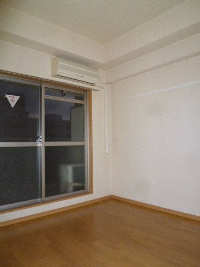 居室 モノロカ－レ江坂