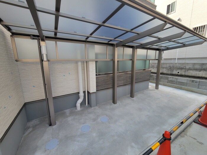 バイク置き場 Ｌａｖｉｅ　ｌｉｂｒｅ－Ｋ