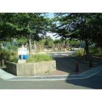 小曽根緑地(公園)まで600m コーポラス若草EAST