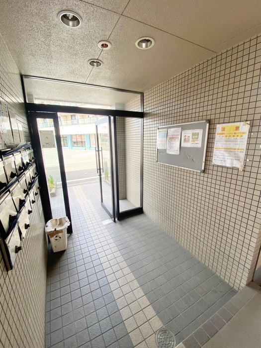 エントランス部分 ルミエールマゴジⅢ