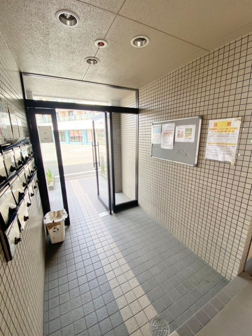 エントランス部分 ルミエールマゴジⅢ