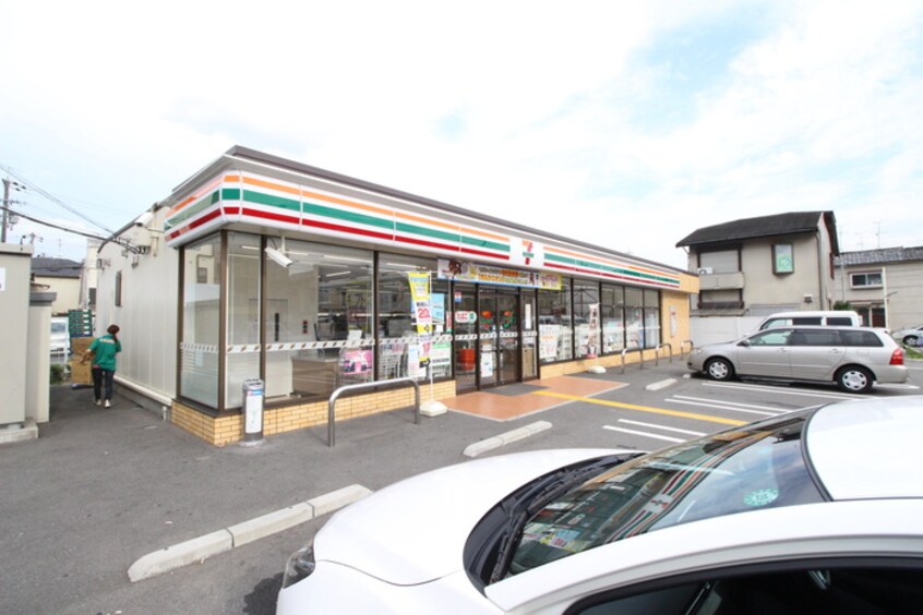 セブンイレブン 東大阪中小阪5丁目店(コンビニ)まで704m エステ－ト木村