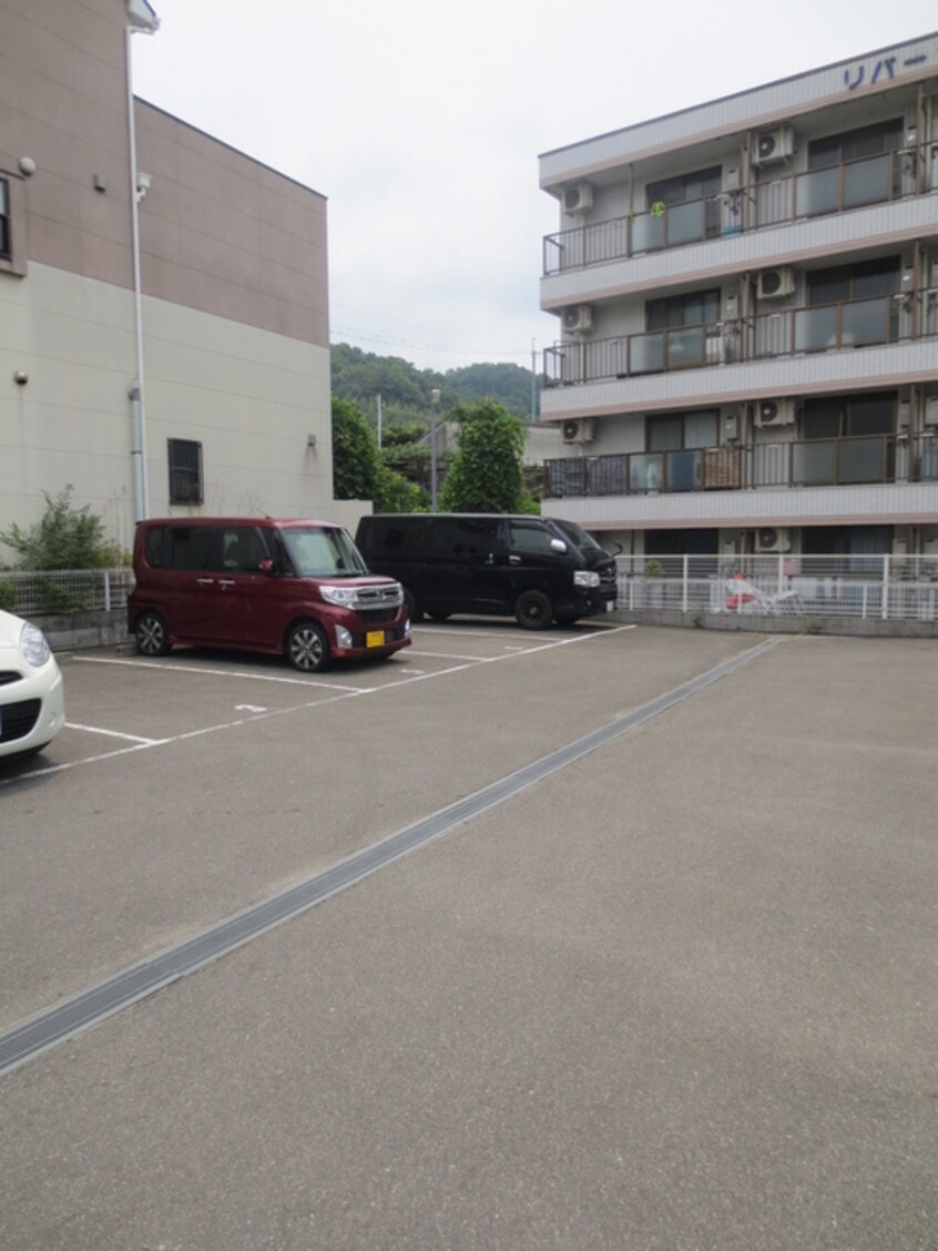 駐車場 リバーサイド瓢箪山