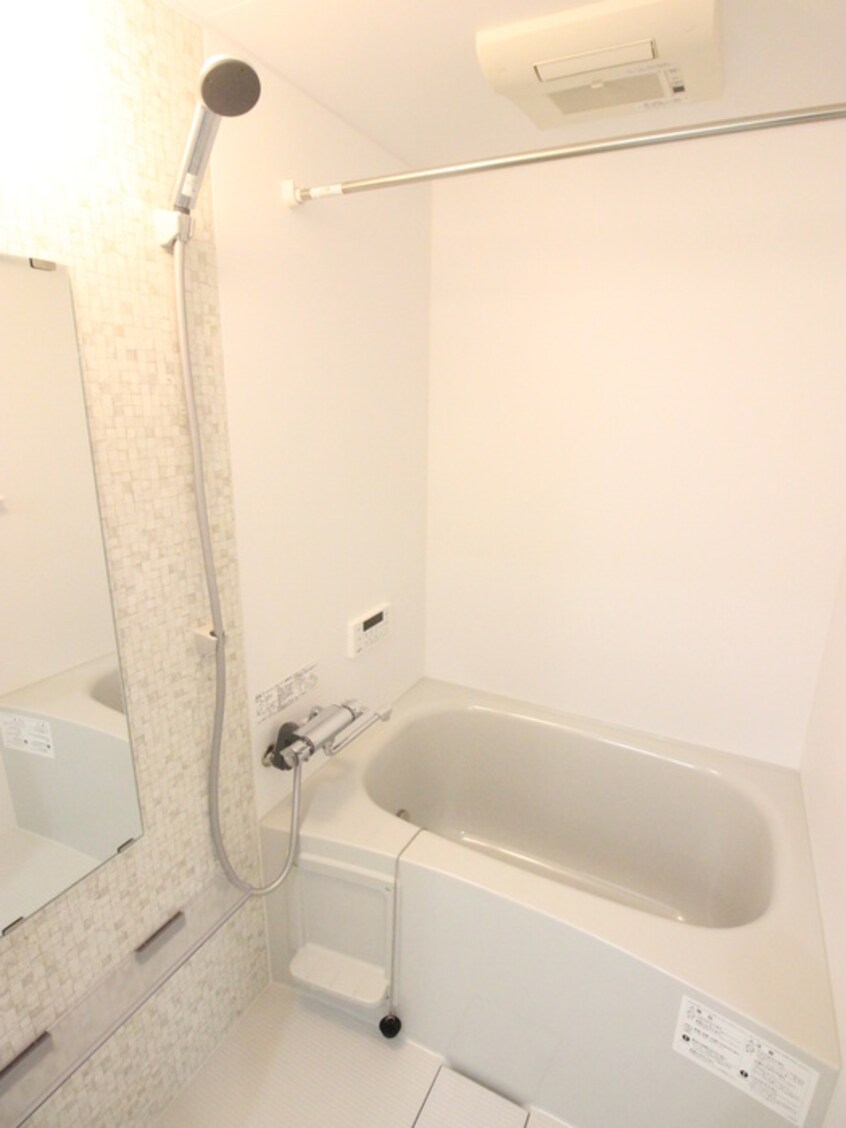 バス／シャワールーム等 ﾌｫﾚｽﾄｸﾘｴｵｰﾚ上島町弐番館
