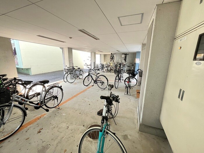 駐輪場 クッキィーＣ