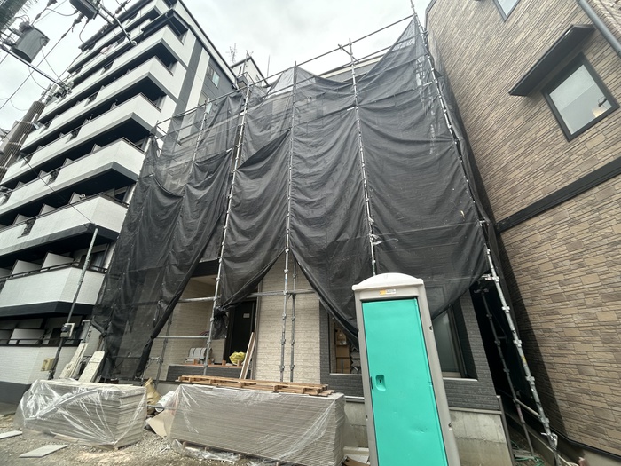 建築中