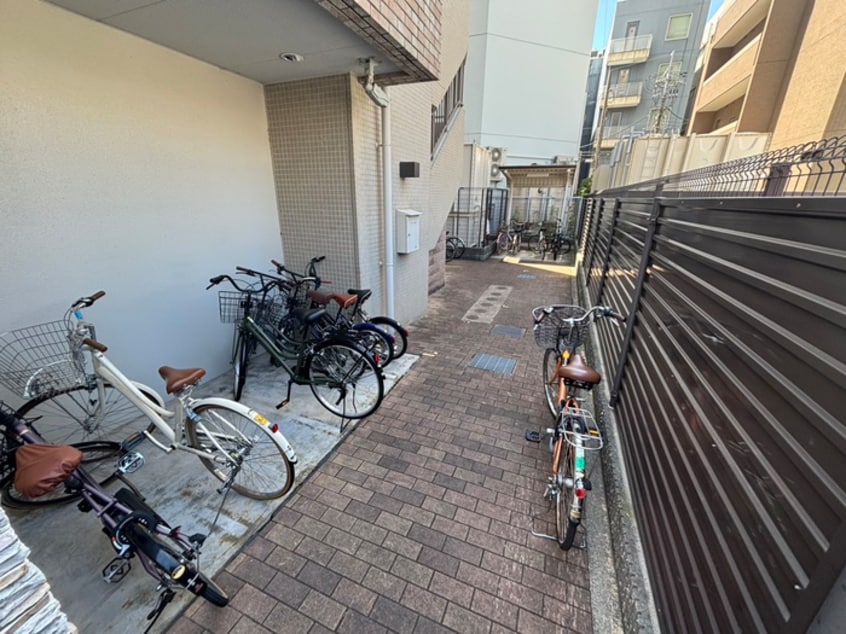 駐輪場 ウインズコート甲風園