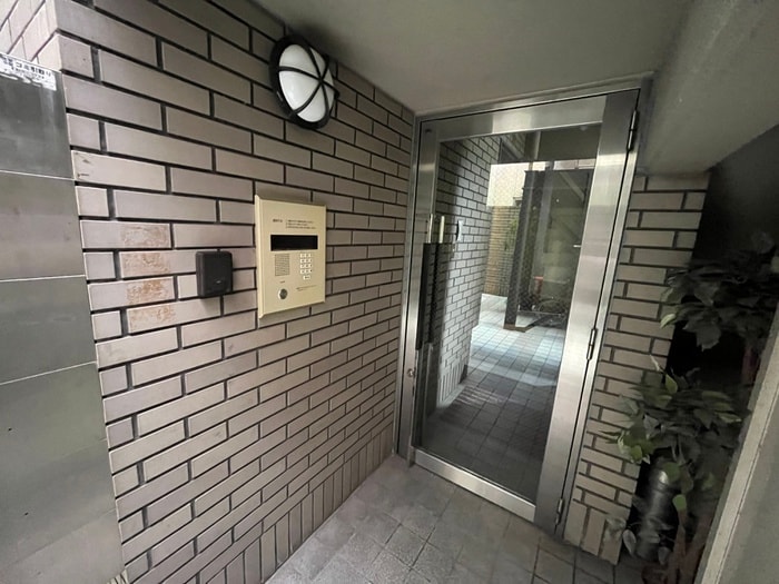 エントランス部分 エスタシオン　シバタ