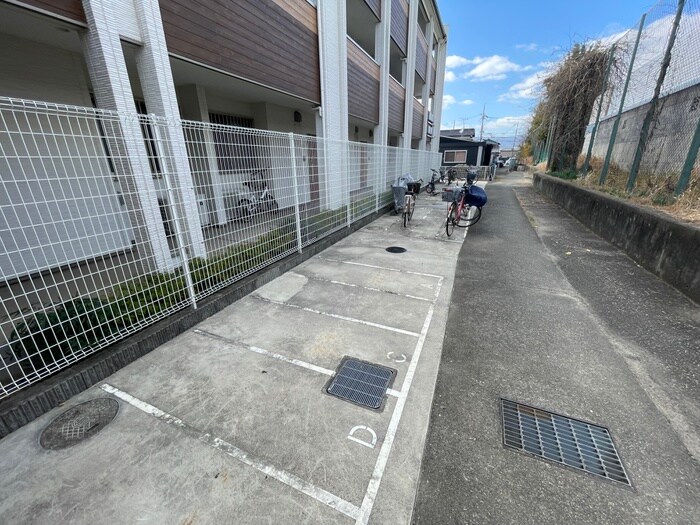 駐輪場 コンモベドール