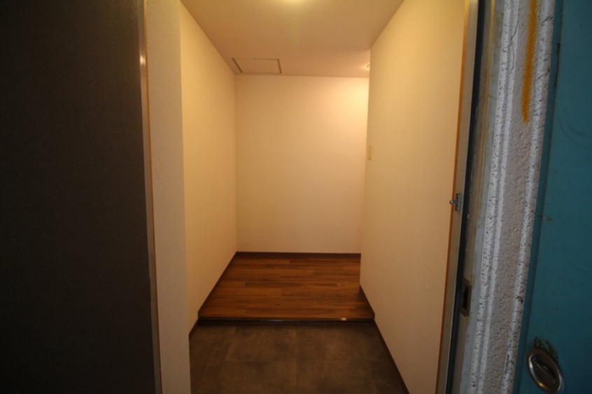 玄関 アルページュ ３