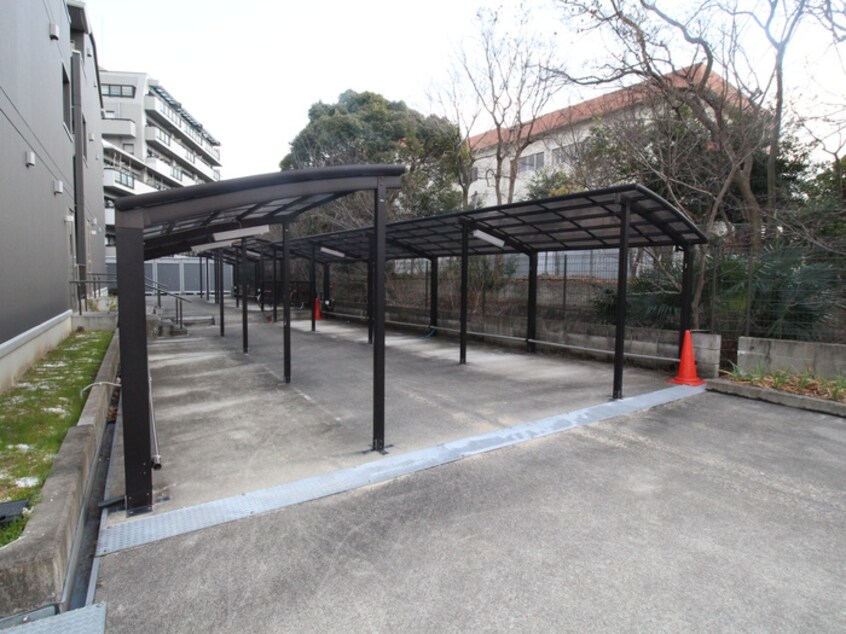 駐輪場 サンシャリテ向丘B棟