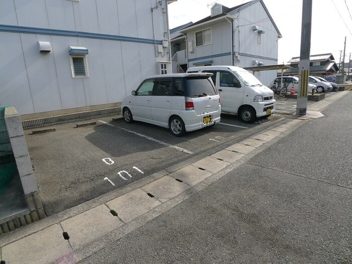 駐車場 一色ハイツ