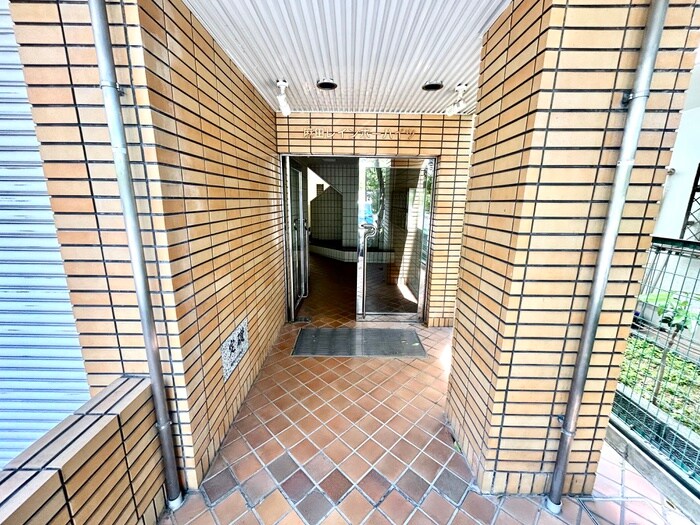 エントランス部分 麻田レインボーハイツ