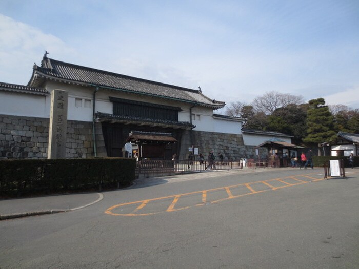 二条城(公園)まで300m ヴューキャッスル