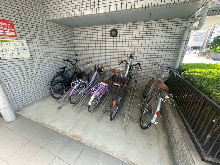 駐輪場 メゾンドルミエ－ル