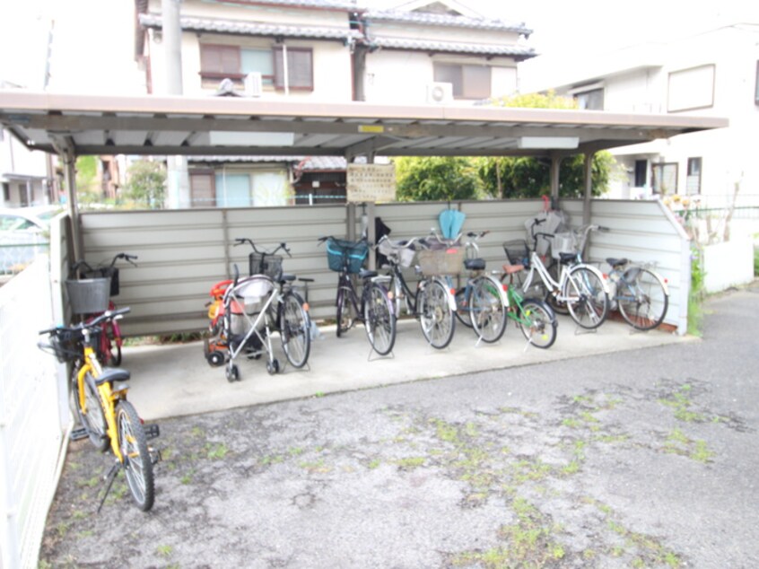 駐輪場 ビレッジハウス旭４号棟