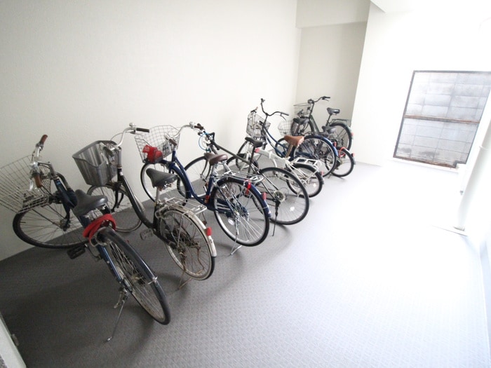 駐輪場 レオ