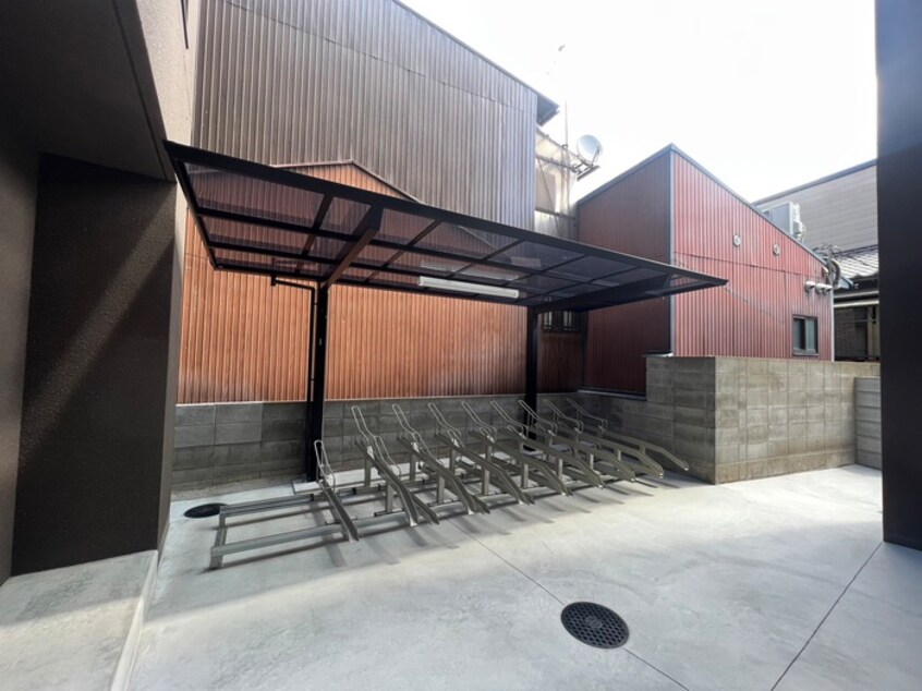 駐輪場 Hale Luana東山